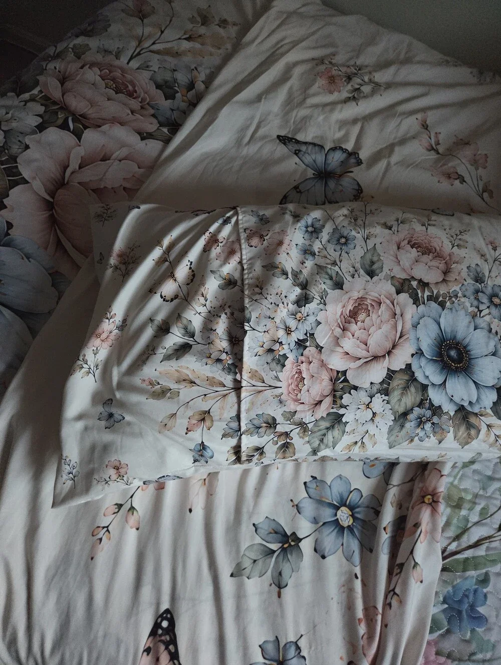 King Size Floral Butterfly Duvet Cover Set in Blue and Pink With Matching Shams